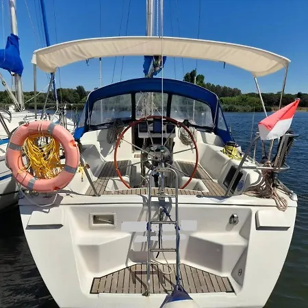 Il Maestro Di Nodi Sail Boat Botel *