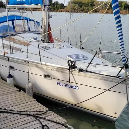 Il Maestro Di Nodi Sail Boat Botel Lampedusa