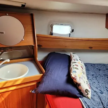 Botel Il Maestro Di Nodi Sail Boat Lampedusa