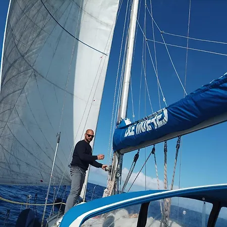 Botel Il Maestro Di Nodi Sail Boat Lampedusa